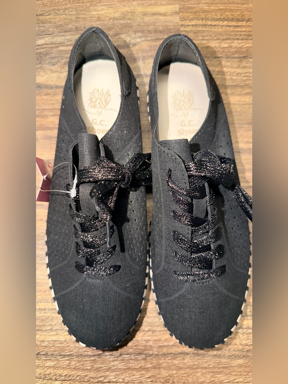 G.C. Shoes Women's Black Laser Cut Upper Lace-Up Sneakers/NWOB